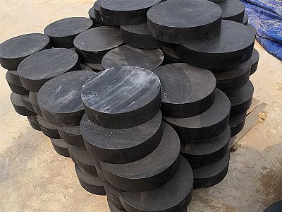 湘东区板式橡胶支座由若干层橡胶片与薄钢板经加压硫化
